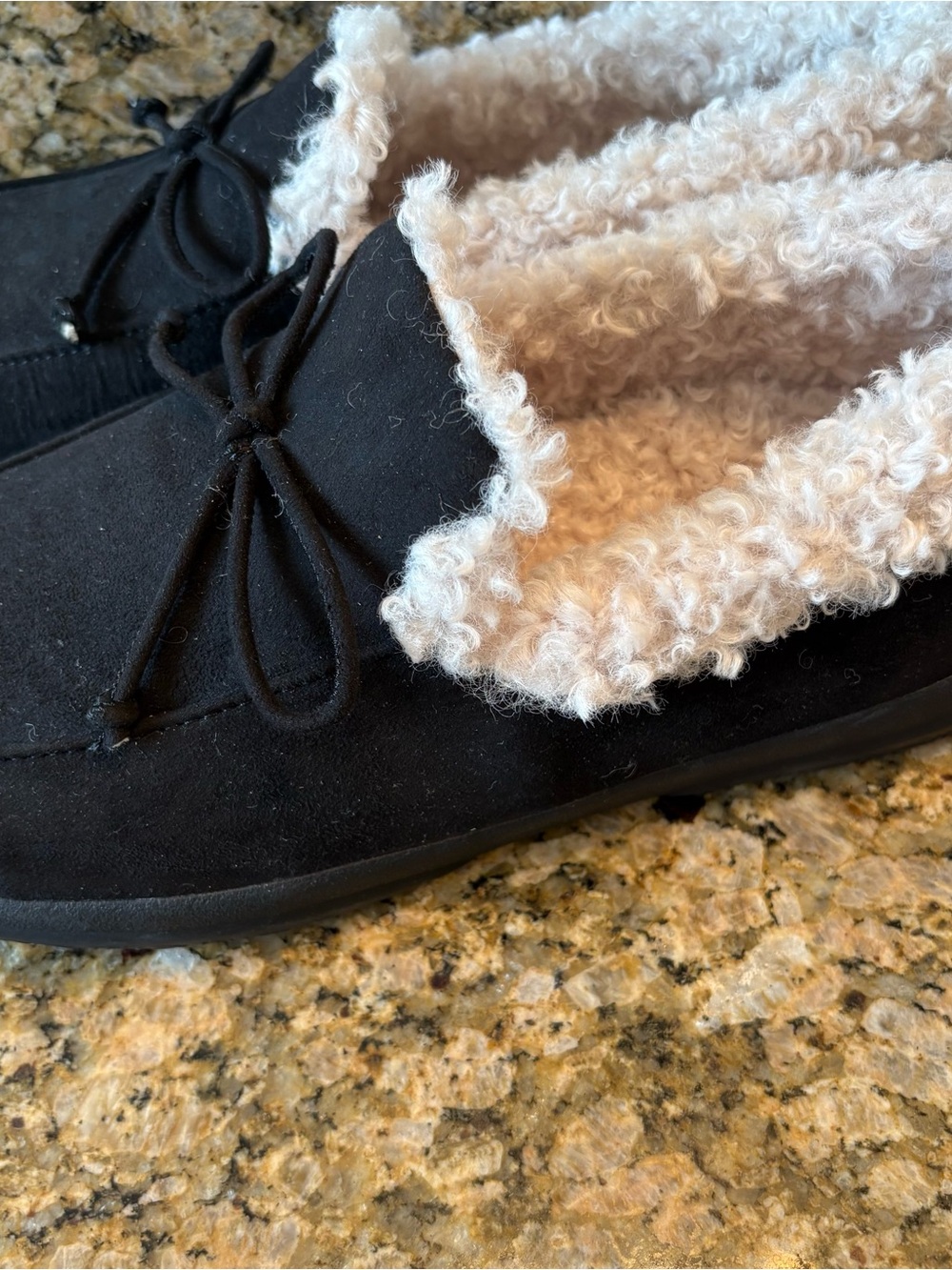 Vionic slippers - Picture 5 of 7